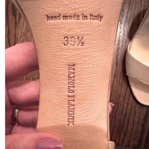 COPY - Manolo Blahnik Patent Leather Heels - Picture 9 of 9